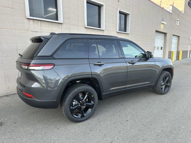 new 2025 Jeep Grand Cherokee car, priced at $42,069