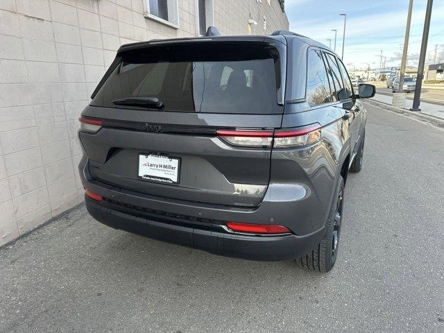 new 2025 Jeep Grand Cherokee car, priced at $42,069