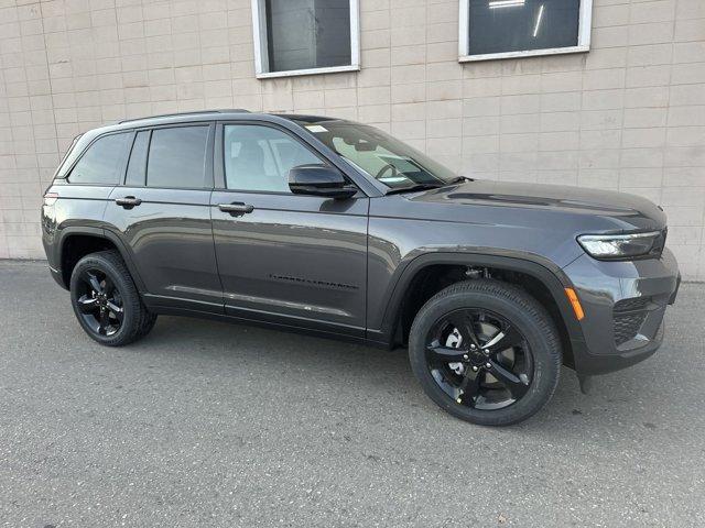 new 2025 Jeep Grand Cherokee car, priced at $42,069