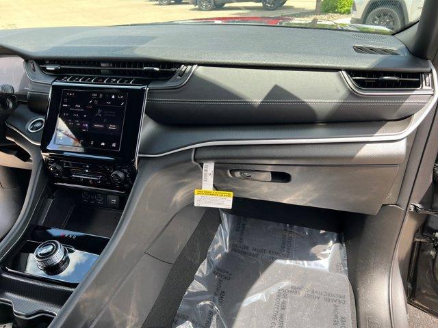 new 2025 Jeep Grand Cherokee car, priced at $49,170
