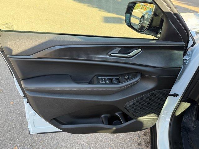 new 2025 Jeep Grand Cherokee L car, priced at $43,697