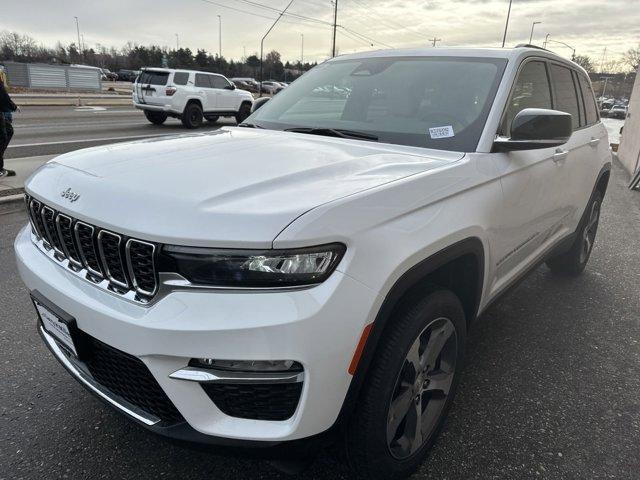 new 2025 Jeep Grand Cherokee car, priced at $47,148