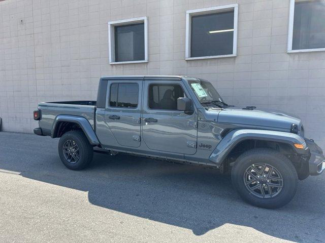 new 2024 Jeep Gladiator car, priced at $43,485