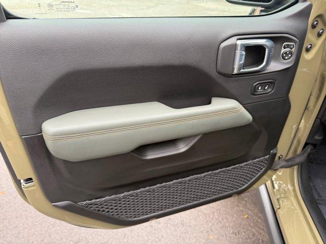 new 2025 Jeep Gladiator car, priced at $53,122