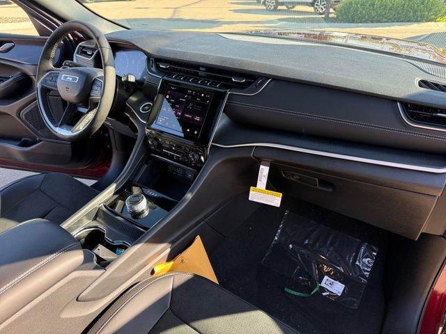 new 2025 Jeep Grand Cherokee car, priced at $39,599
