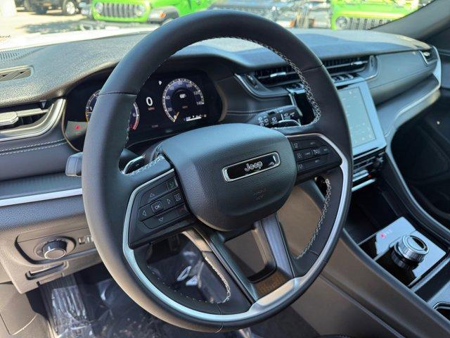 new 2025 Jeep Grand Cherokee car, priced at $41,087
