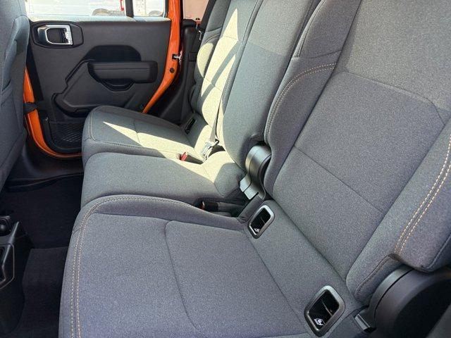 new 2025 Jeep Gladiator car, priced at $38,656