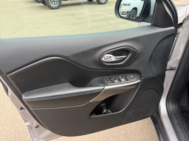 used 2020 Jeep Cherokee car, priced at $23,332