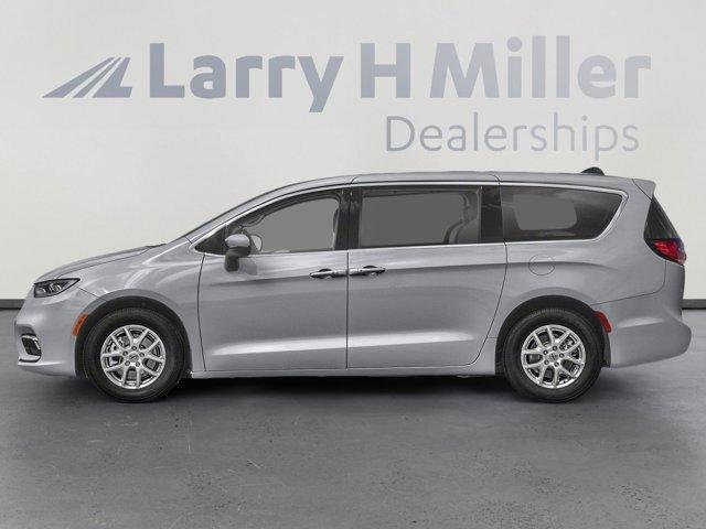 used 2023 Chrysler Pacifica car, priced at $24,664