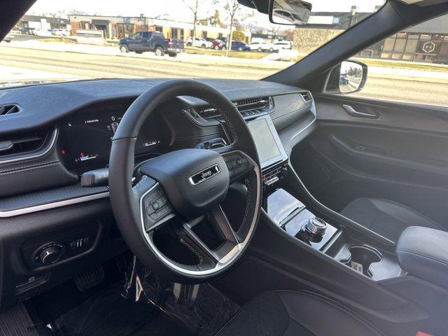 new 2025 Jeep Grand Cherokee car, priced at $42,532