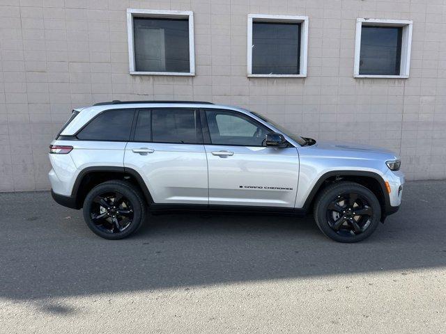 new 2025 Jeep Grand Cherokee car, priced at $42,532