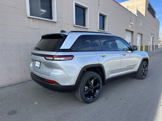 new 2025 Jeep Grand Cherokee car, priced at $42,532