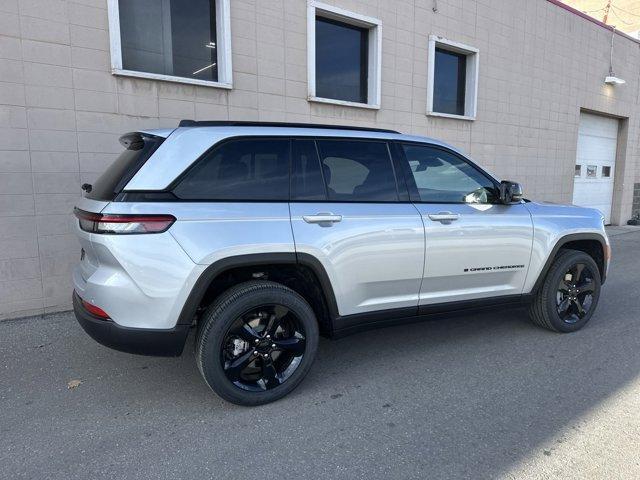 new 2025 Jeep Grand Cherokee car, priced at $42,532