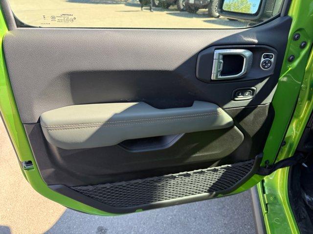 new 2025 Jeep Gladiator car, priced at $47,786