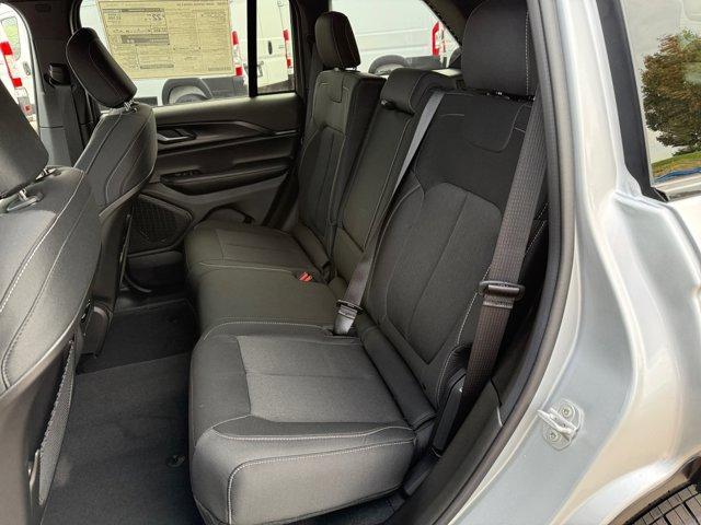 new 2025 Jeep Grand Cherokee car, priced at $37,805