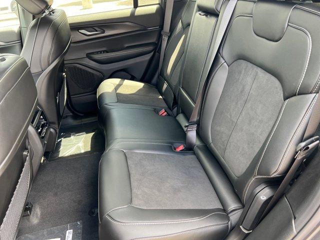 new 2025 Jeep Grand Cherokee car, priced at $42,270