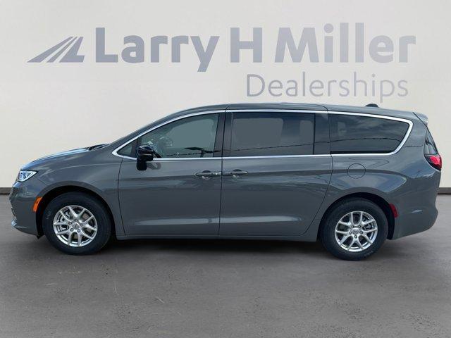 new 2025 Chrysler Pacifica car, priced at $43,915