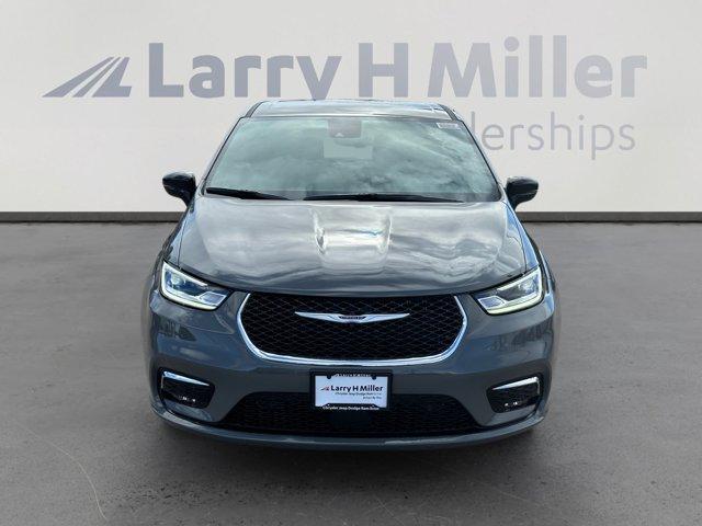 new 2025 Chrysler Pacifica car, priced at $43,915