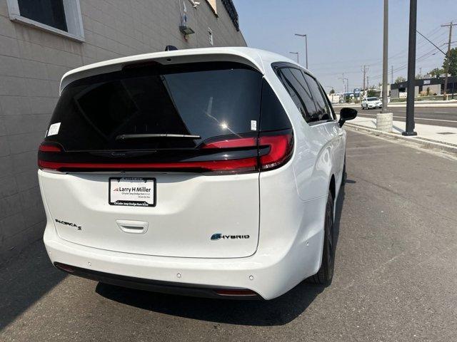 new 2024 Chrysler Pacifica Hybrid car, priced at $47,643