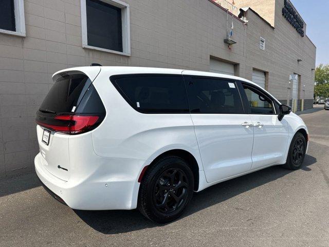 new 2024 Chrysler Pacifica Hybrid car, priced at $47,643