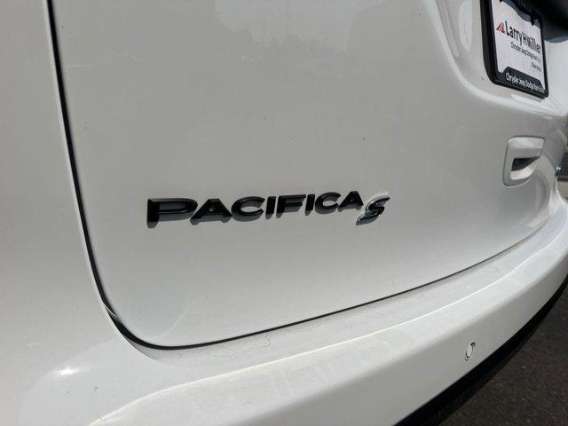 new 2024 Chrysler Pacifica Hybrid car, priced at $47,643