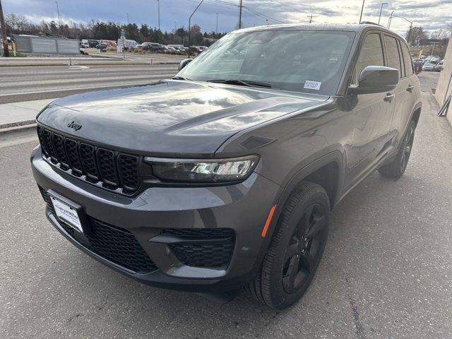 new 2025 Jeep Grand Cherokee car, priced at $42,532