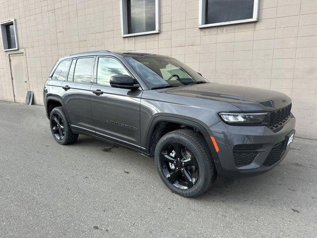 new 2025 Jeep Grand Cherokee car, priced at $42,532