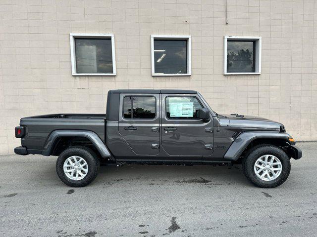 new 2023 Jeep Gladiator car, priced at $44,996