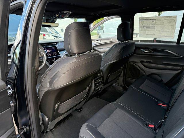 new 2025 Jeep Grand Cherokee car, priced at $37,805