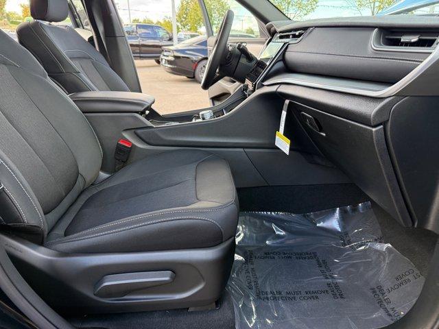 new 2025 Jeep Grand Cherokee car, priced at $37,805