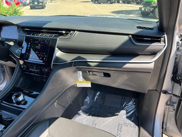new 2025 Jeep Grand Cherokee car, priced at $41,776