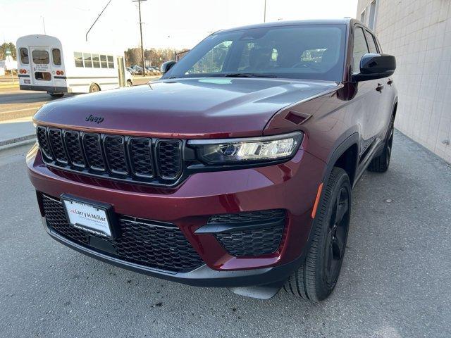 new 2025 Jeep Grand Cherokee car, priced at $42,532