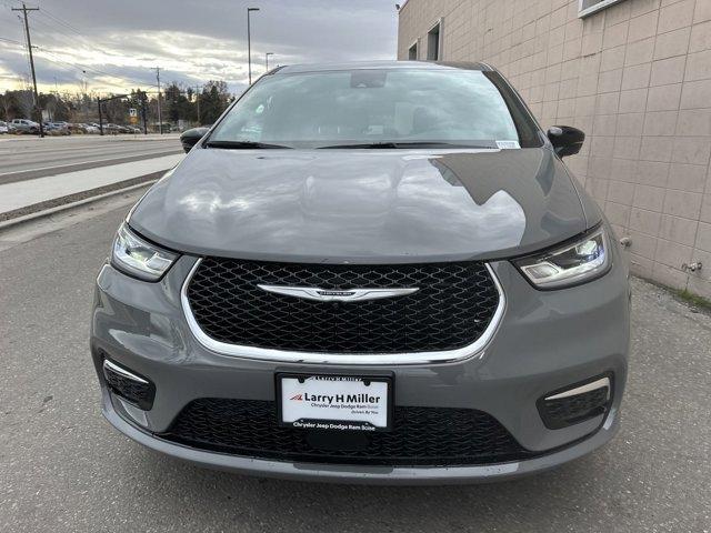 new 2025 Chrysler Pacifica car, priced at $46,910