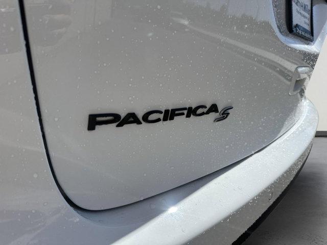 new 2024 Chrysler Pacifica car, priced at $39,660