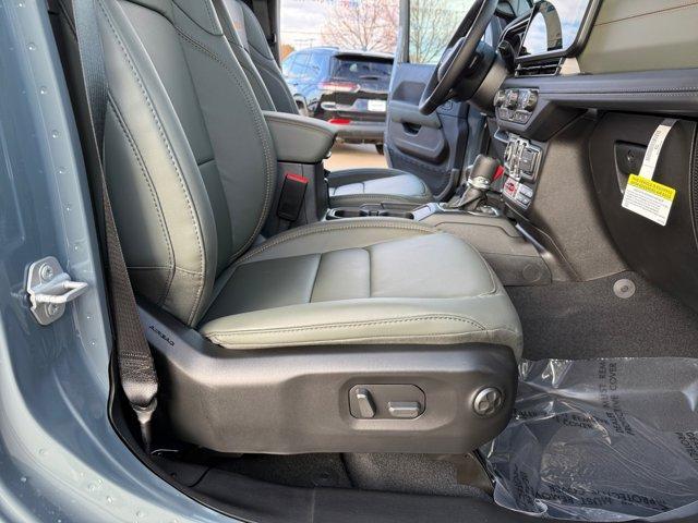 new 2025 Jeep Gladiator car, priced at $53,122