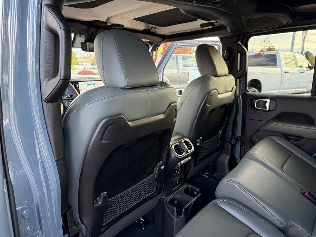 new 2025 Jeep Gladiator car, priced at $53,122