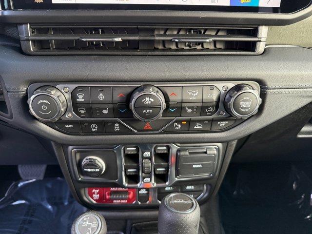 new 2025 Jeep Gladiator car, priced at $53,122