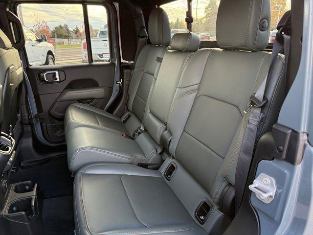 new 2025 Jeep Gladiator car, priced at $53,122