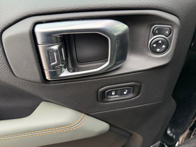 new 2025 Jeep Gladiator car, priced at $53,122