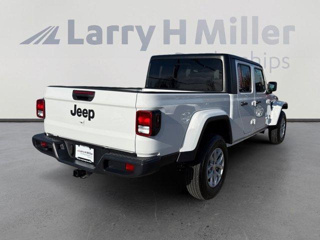 used 2023 Jeep Gladiator car, priced at $34,487