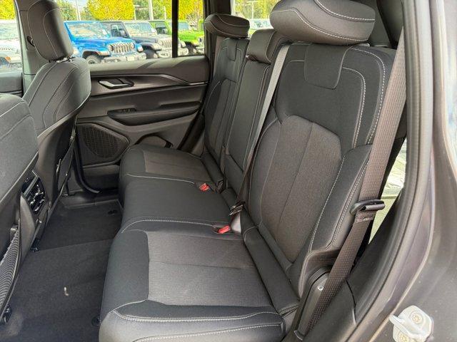 new 2025 Jeep Grand Cherokee car, priced at $37,805