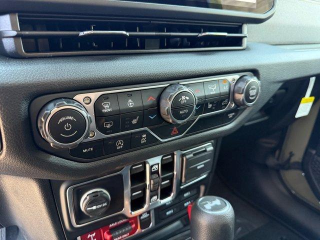 new 2025 Jeep Wrangler car, priced at $49,077