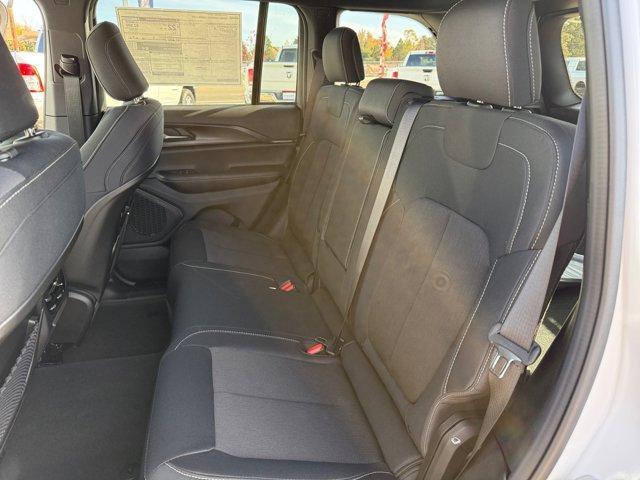 new 2025 Jeep Grand Cherokee car, priced at $35,115