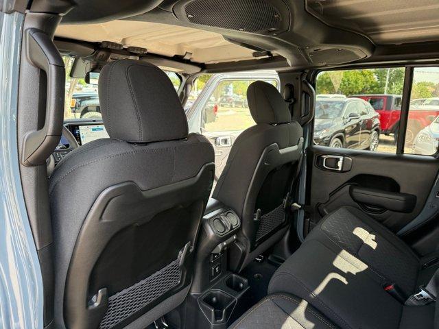 new 2025 Jeep Gladiator car, priced at $48,259