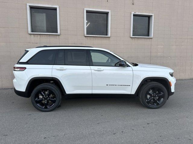 new 2025 Jeep Grand Cherokee car, priced at $41,981