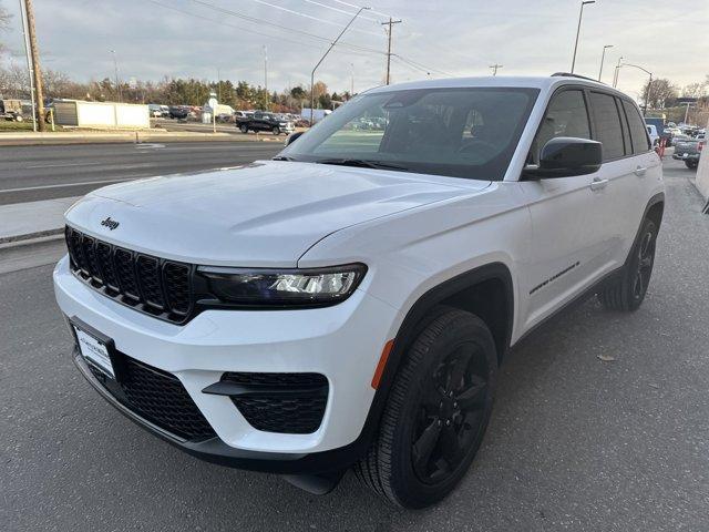 new 2025 Jeep Grand Cherokee car, priced at $41,981