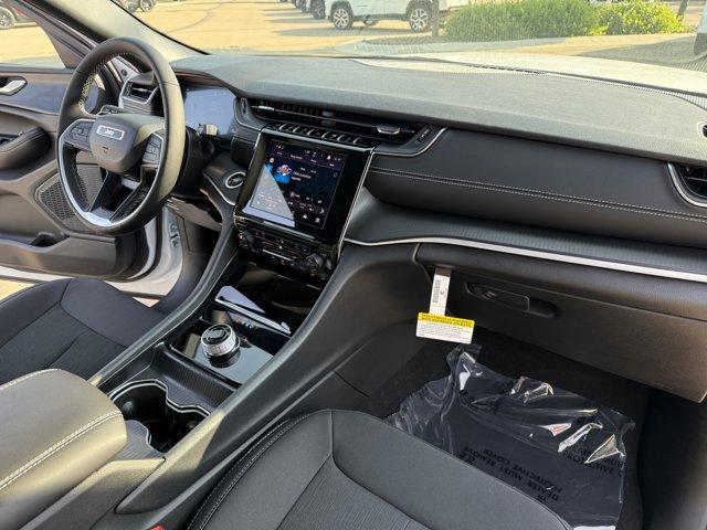 new 2025 Jeep Grand Cherokee car, priced at $36,369