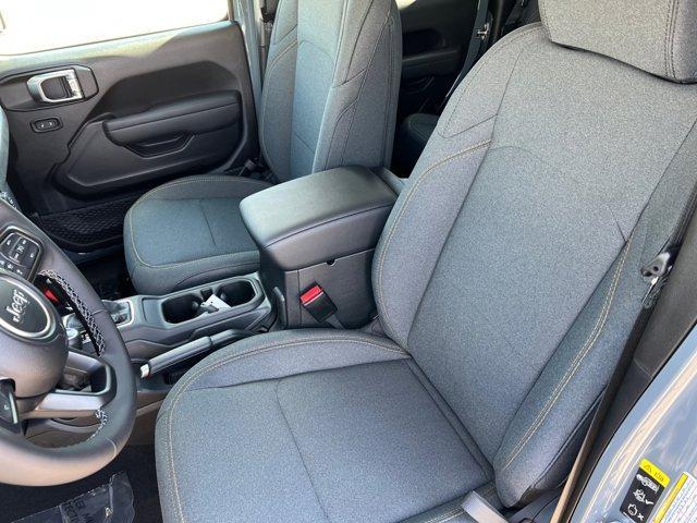 new 2025 Jeep Gladiator car, priced at $47,964