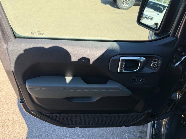 new 2025 Jeep Gladiator car, priced at $53,122