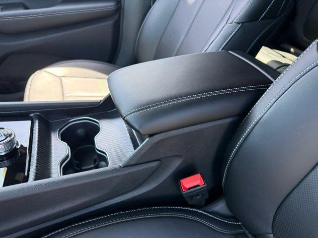 new 2025 Jeep Grand Cherokee car, priced at $50,772